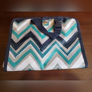 31 Timeless Beauty Bag - Dotty Chevron